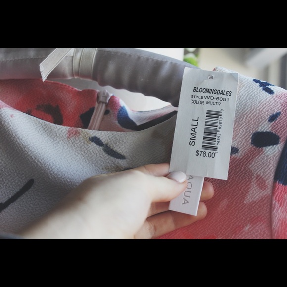 Adorable spring/summer floral dress - Picture 3 of 3